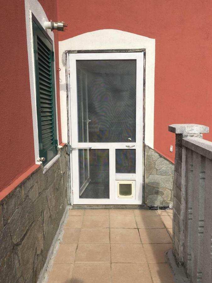 Апартаменты La Casa Di Zoe Ушо Экстерьер фото